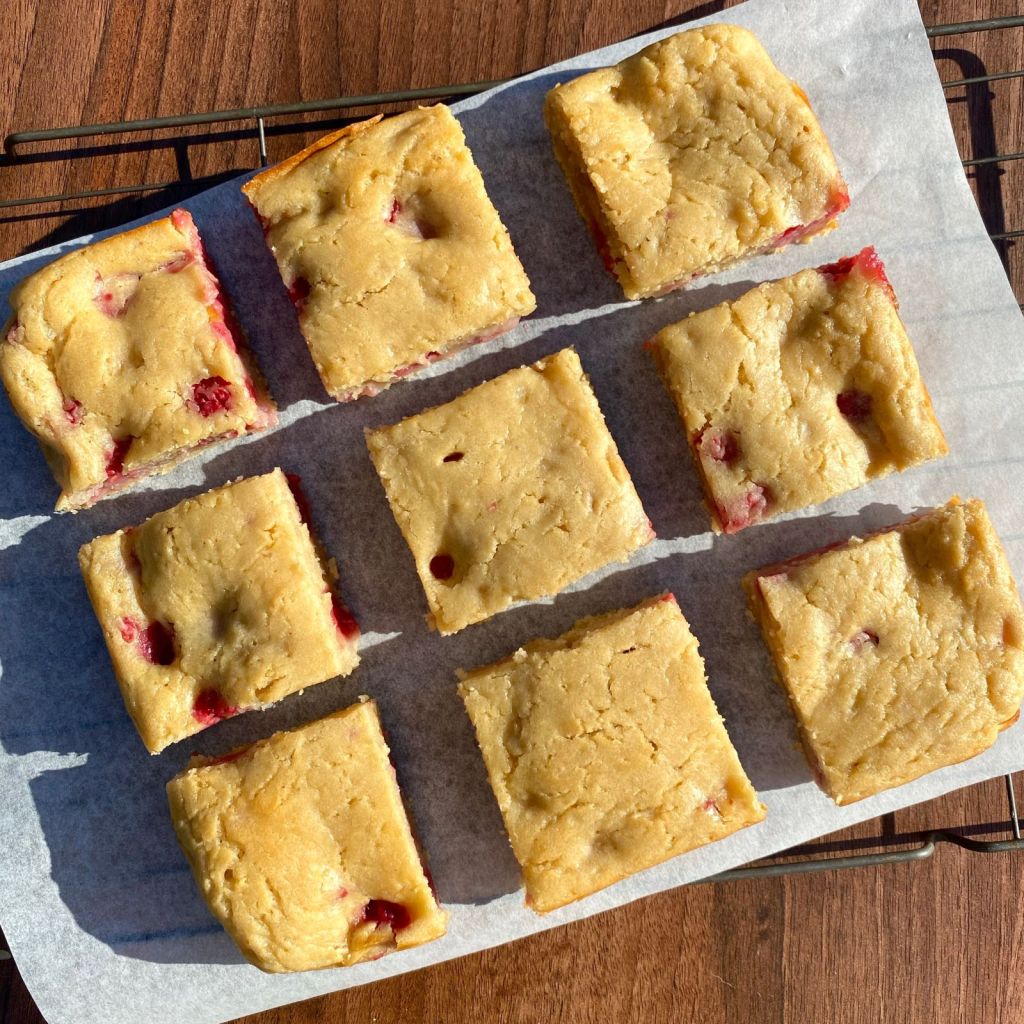Raspberry blondies — Daisy Winter — My Meals are on&nbsp;Wheels